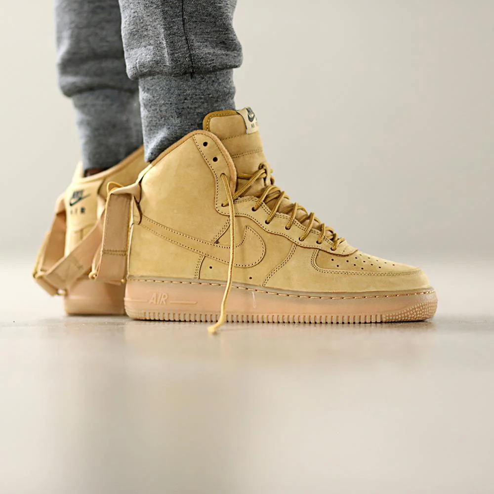 NIKE AIR FORCE 1 HIGH '07 LV8 Flax & Outdoor Green - Image 8
